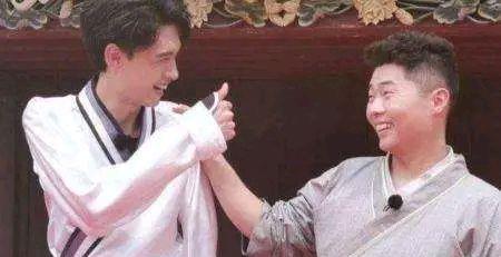 岳云鹏|《德云斗笑社》竞演遭冷场,岳云鹏机智救场!郭德纲和于谦很欣慰