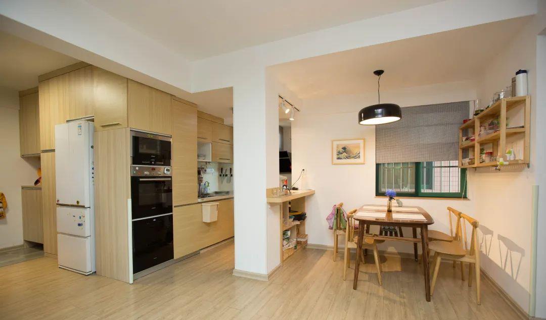 『』为什么要装餐边柜？因为餐桌真的太太太太乱了！