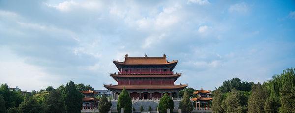 荷小衣的分享 中部一座地理位置极优越的城市，未来将有5座高铁站，前景光明