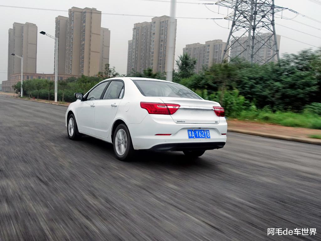 吉利远景|时尚与实用之间的纠结，吉利全新远景对比奇瑞艾瑞泽5