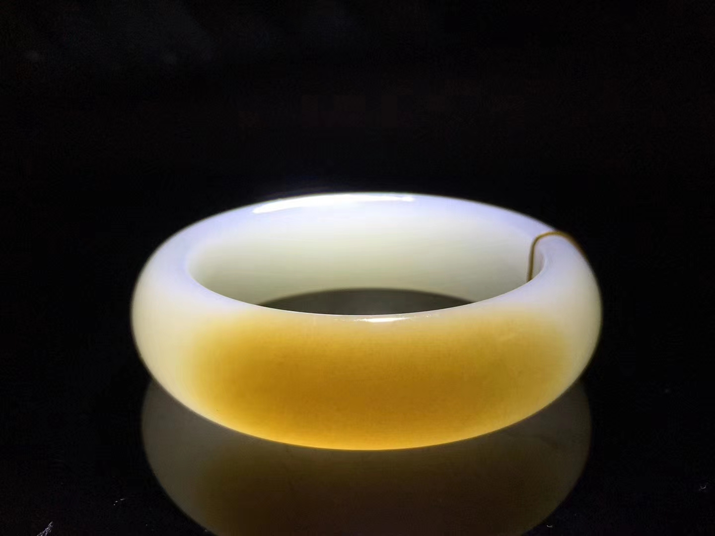 「」和田玉中的墨玉与糖玉