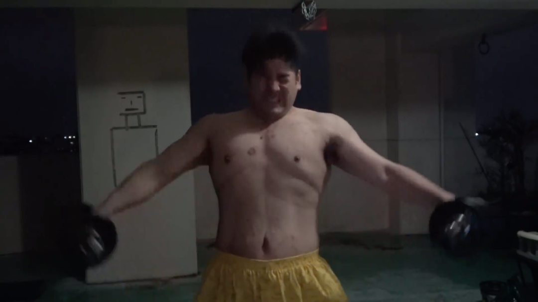 |日本小哥11个月狂减140斤，减肥过程简直就像不停换头啊！