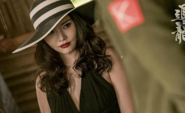 沈腾|王晶多年捧不红的“大嫂”，影帝都无能为力，沈腾却带她赚25亿