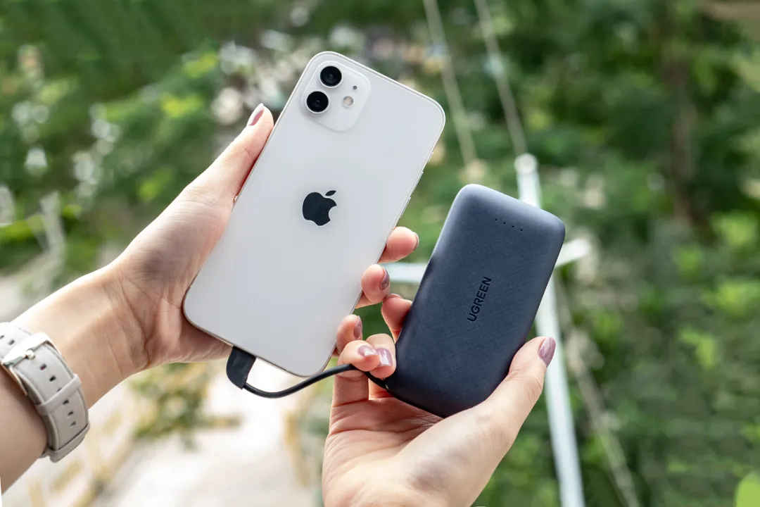 iphone12|iPhone 12评测:信号很好5G也很快,唯独这三个方面掉链子