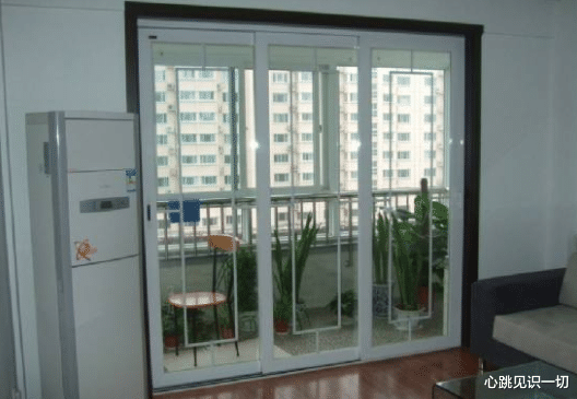 |客厅和阳台间装推拉门好不好？有什么优点