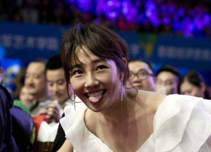 白百何|白百何为啥被称“女版陈冠希”？看过她这些照片后，才明白是啥原因！