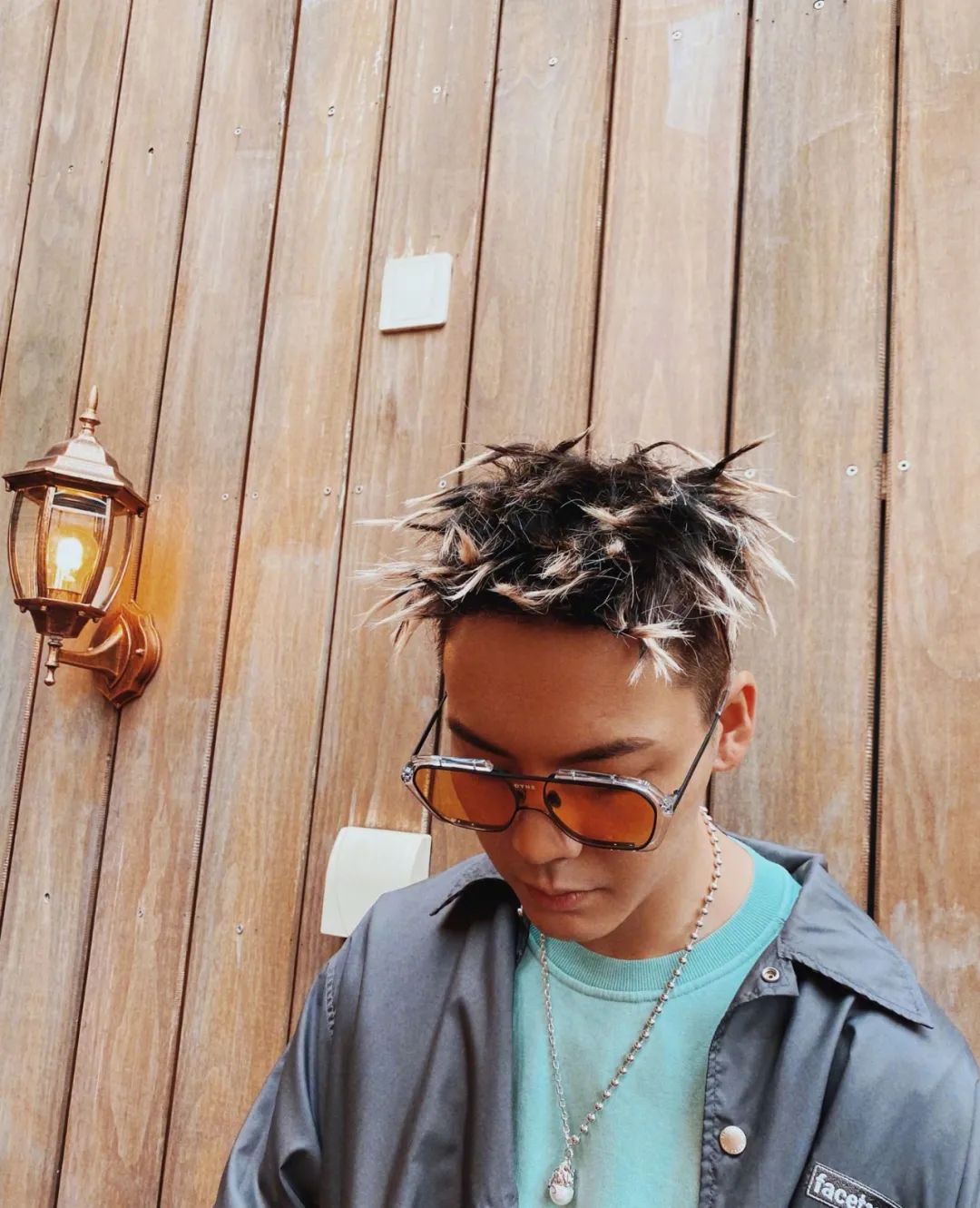 美杜莎|36岁陈伟霆：我腹肌8块、球鞋81w、拒绝欧阳娜娜…