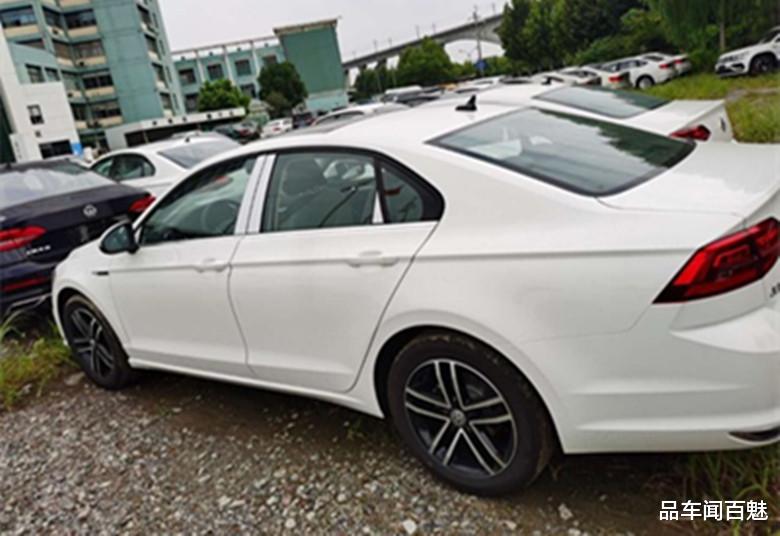 凌渡|2021款大众凌渡已到店，内饰换装双大屏，价格下调，会被认可吗？