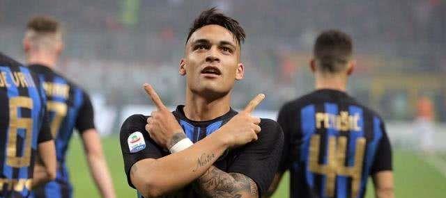 巴塞罗那|6-0，巴萨将无缘西甲三连冠，大战前又收坏消息，梅西C罗成配角