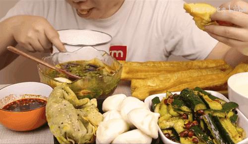 『』“吃播”男子半年狂吃肉,在直播前去世!喜欢看吃播的人什么心理