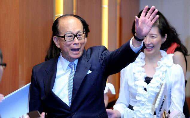 李嘉诚|又一香港千亿富豪！堪称李嘉诚恩人，霍英东得尊称一声“大哥”