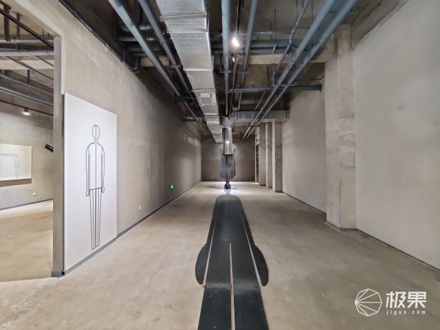 一加科技|一加8T动手玩：3399起，直屏旗舰值不值？