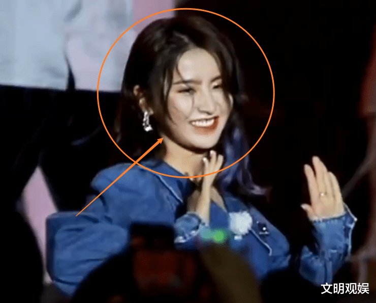 金子涵|《完美的夏天》办音乐节,当金子涵出现路人镜头里,身材认真的?