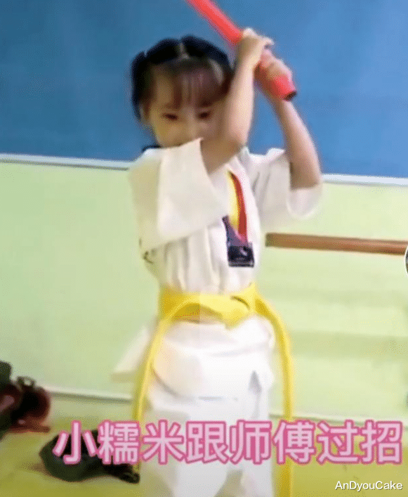 『杨幂』杨幂女儿照片曝光,直接证明杨幂没整容,纯天然美女