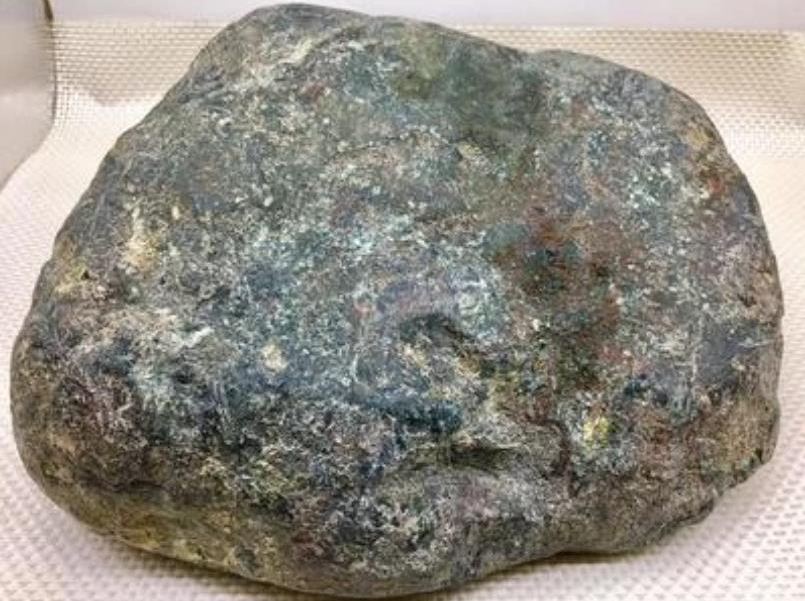 翡翠|鸡屎翡翠？认真的吗？一一南齐场口特别的翡翠原石