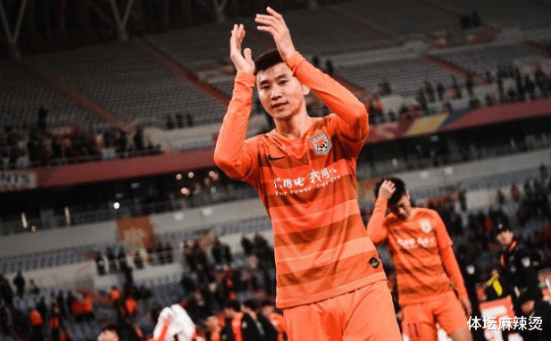 『周海滨』周海滨发文宣布退役：文中没提到李霄鹏或只因两点