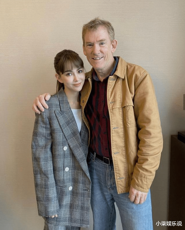 昆凌@原来昆凌奶奶才是大美女，昆凌光是遗传了个双眼皮，就拿下周杰伦