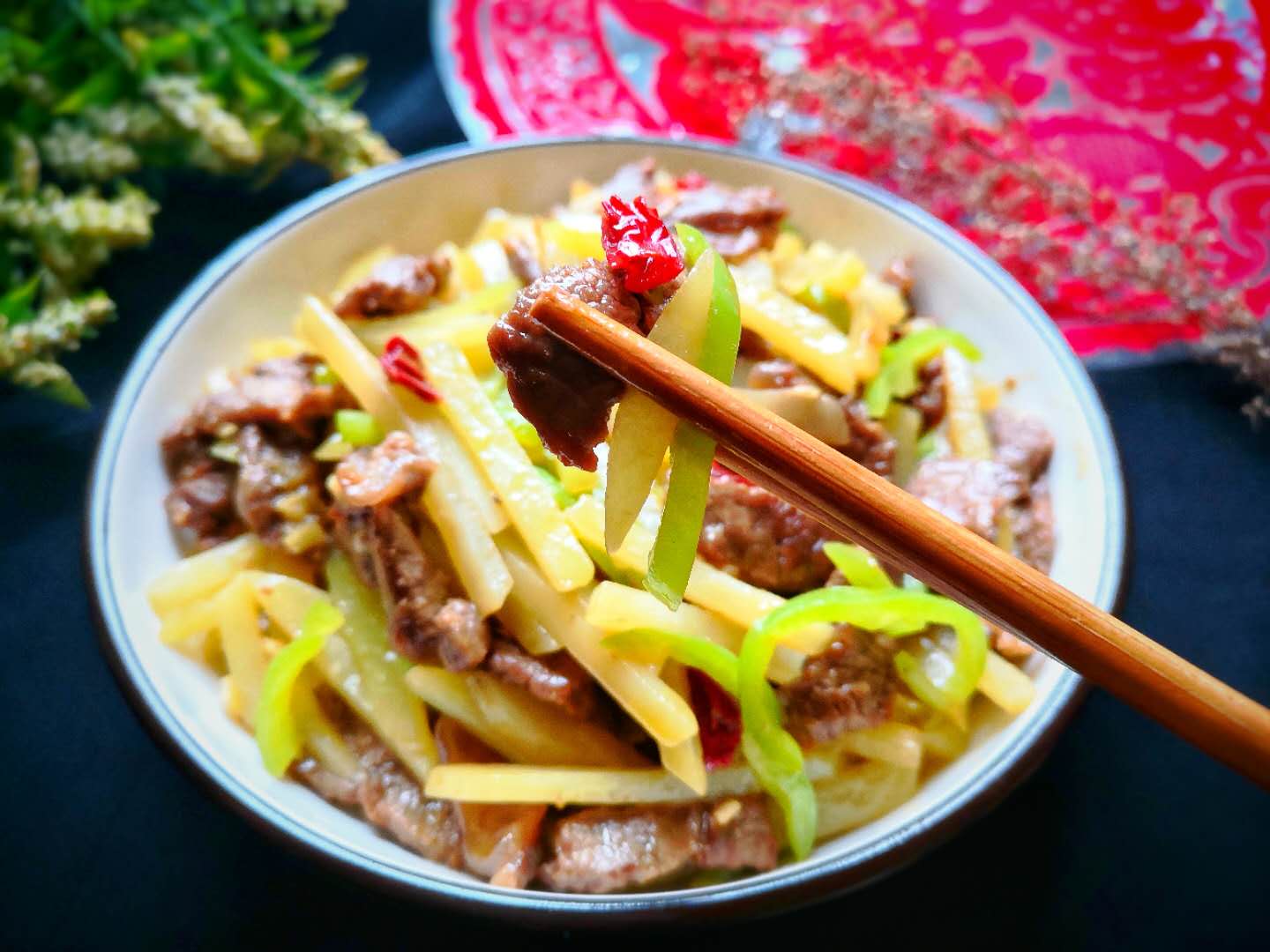 『牛肉』这菜我每周必三次，再贵也不能省，孩子常吃体格壮，只长劲不长肉