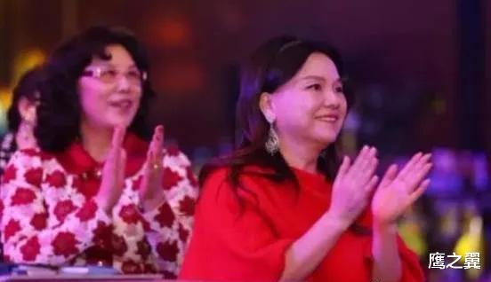 #美国#中国女富商给美国捐款96亿，在国内却欠债200亿，如今陷入困境