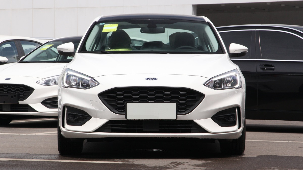 【福克斯】被冷落的“好车”，11万多标配174马力和8AT，油耗5.5L，没人识