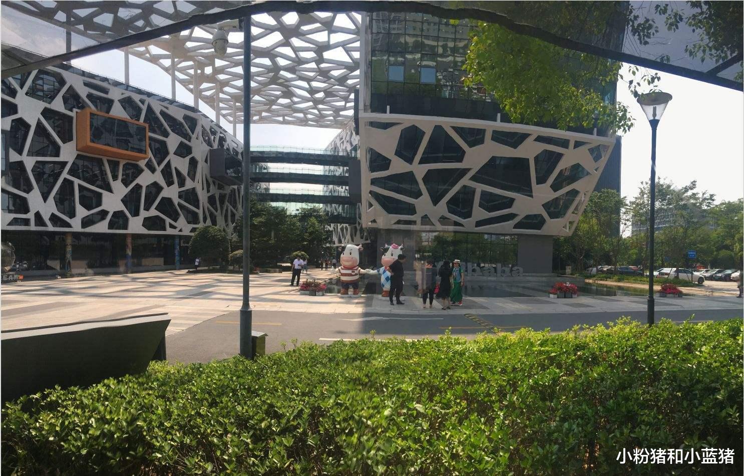 #阿里巴巴#市值突破4000亿！阿里京东遇到一个新对手，创始人赚走1800亿财富