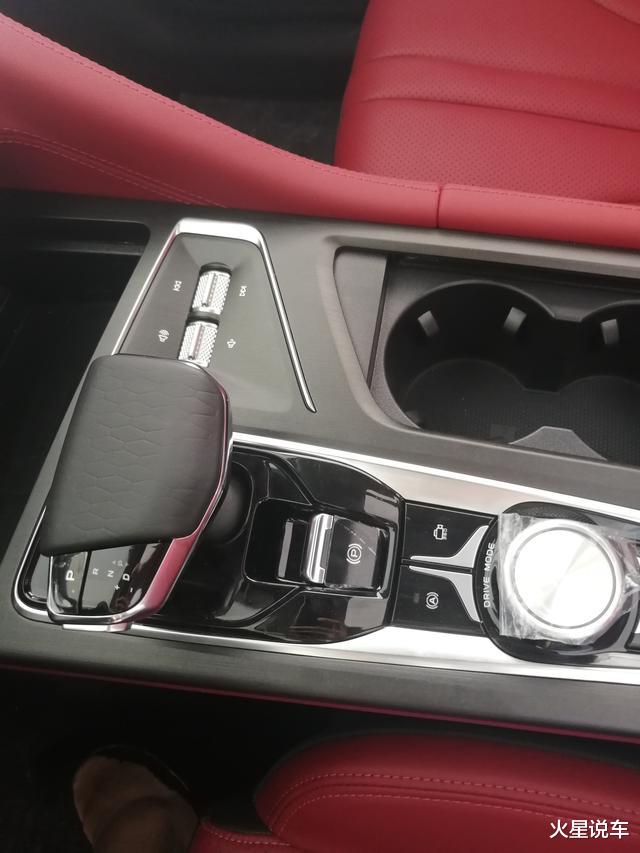 长安汽车|4S店实拍新款长安CS75 PLUS：最美SUV称号实至名归