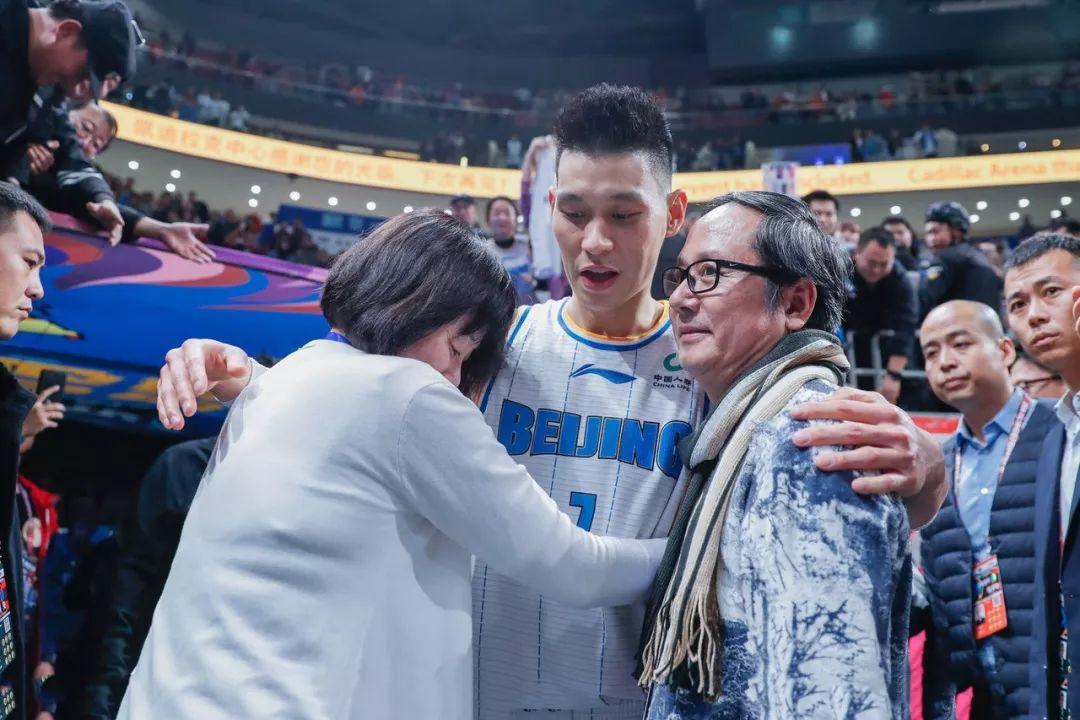 林书豪|发展联盟年薪仅3.5万!林书豪为NBA梦想拼了,名嘴:谁也没权利批评他!