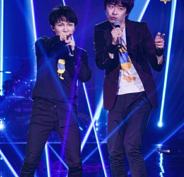 周深▲《歌手当打之年》总决赛：现场翻车，节目规则不公平，周深成陪唱