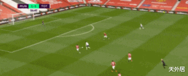 孙兴慜|巨星待遇！孙兴慜获9.7分后被换下，穆里尼奥送崇拜的眼神+安抚他