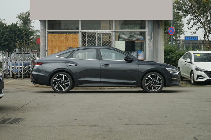 #丰田卡罗拉#家里人都让我买卡罗拉！修车师傅推荐我买了这合资，太帅气了