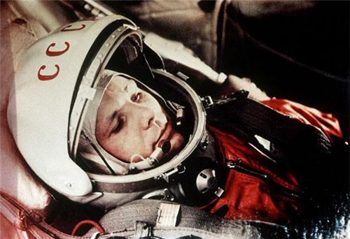 「太空」美国将2478只水母送入太空，迅速繁殖到6万只后，发现情况不太对劲