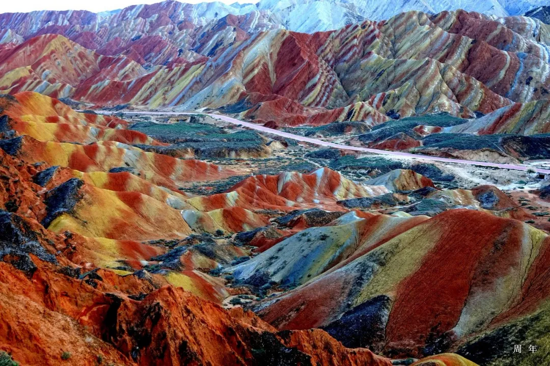 『离岛』又一条中国最美国道爆火！霸占大西北50%的精华美景，7、8月沿途美爆朋友圈！