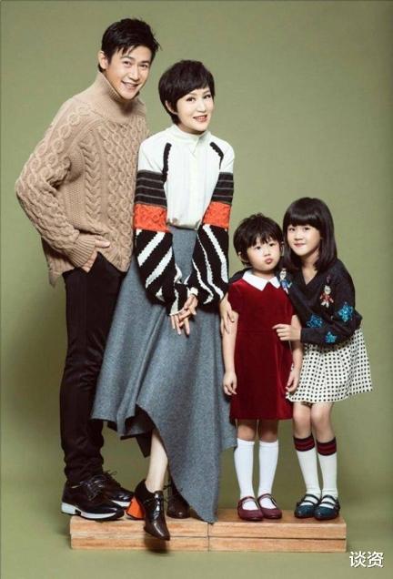 陆毅|44岁陆毅给郑恺火锅店剪彩，昔日男神大变样，脸部发福像大叔