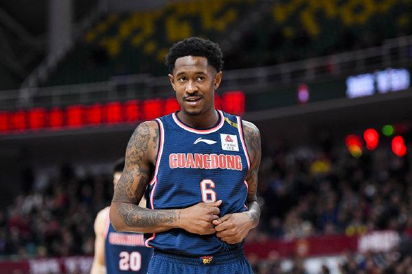 【中国篮协】盘点CBA尚未归队外籍球员及教练：14队受影响 4名主帅暂未入境