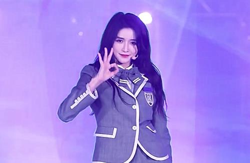 「赵小棠」青2：主题曲直拍，赵小棠一秒变脸，虞书欣没站稳，她令人惊艳！