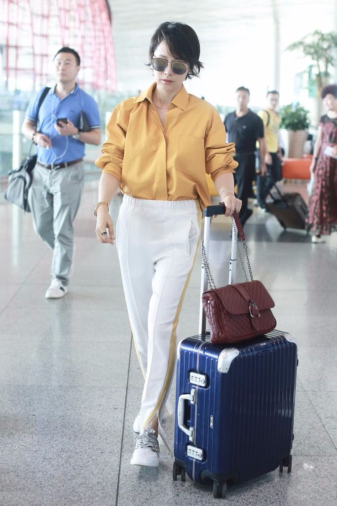 【海清】海清留起了长发，再烫了个大妈头，反而没有短发年轻漂亮了！