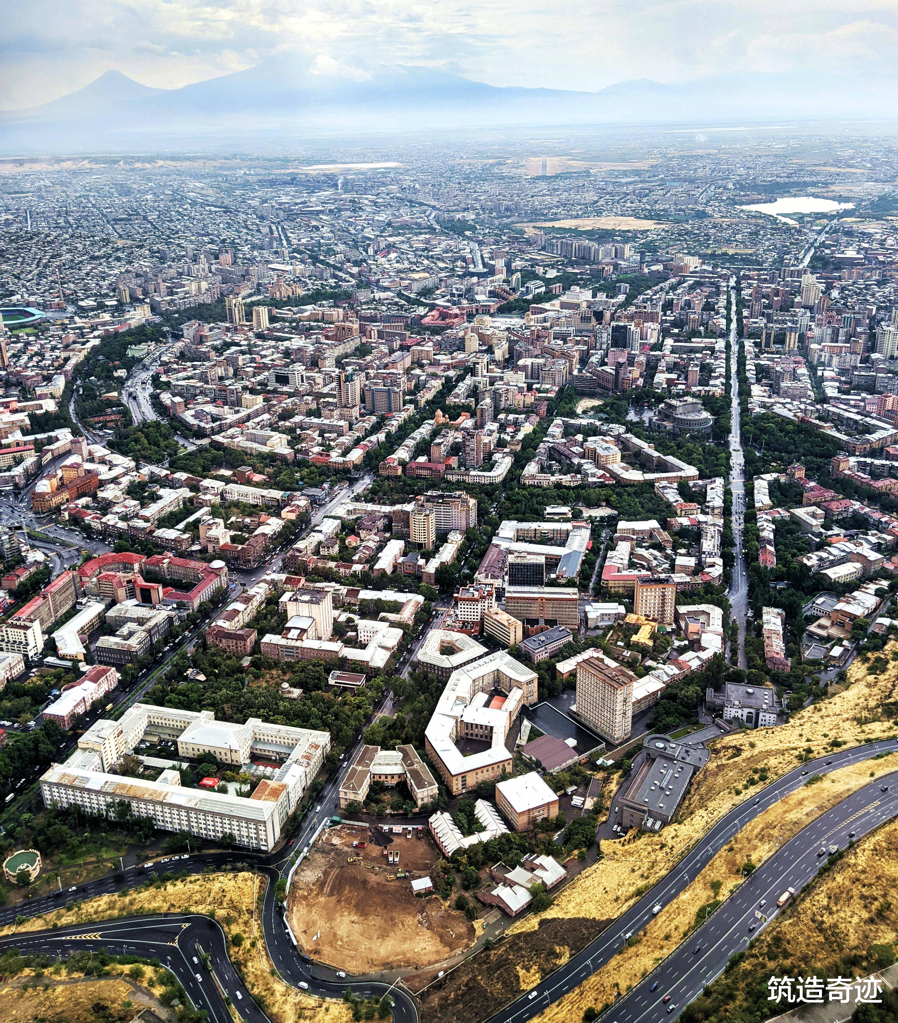 阿塞拜疆VS亞美尼亞，水火不容，來看看兩國首都風貌-圖5