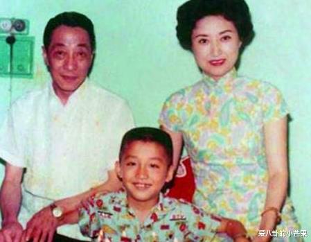 伊能静|庾澄庆妻子张嘉欣与前妻伊能静对比，差距真的太大，难怪庾妈妈只接受她
