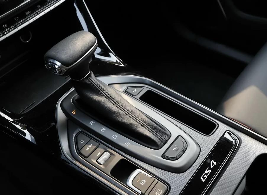 传祺GS4|传祺GS4和瑞虎7如何选？懂车人：经过比较差距一目了然