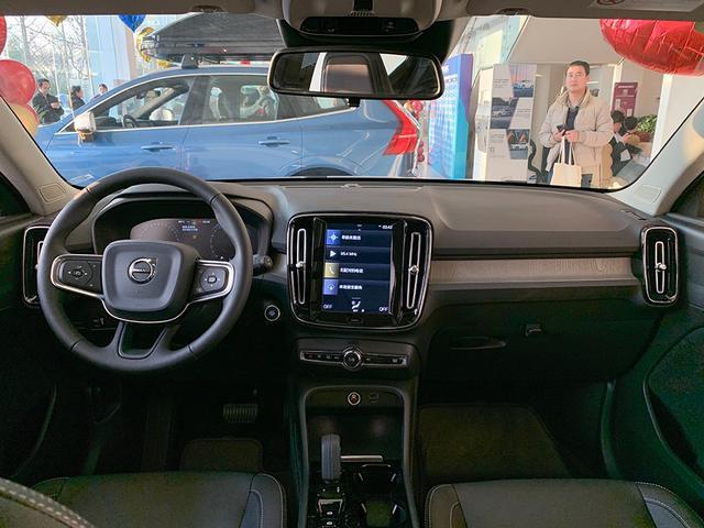 「奥迪Q3」沃尔沃XC40：真的不能再降了，都跌破22万了