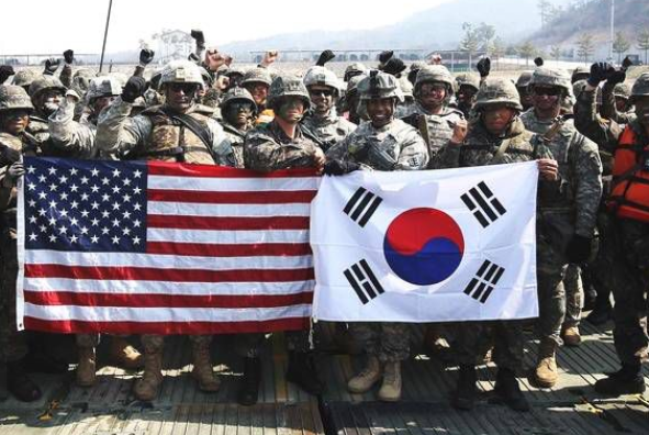 「美国」又谈崩了!美国罕见低头自降身价,文在寅一反常态坚持到底