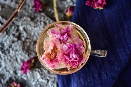 胃癌@50岁夫妻先后查出胃癌，医生坦言：这种“饭”，最好少吃