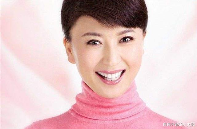 「闫学晶」已当姥姥的闫学晶，46岁意外怀2胎，产后两个月参加春晚