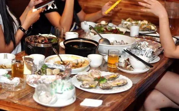 肝脏|肝不好的人，指甲会有3种迹象，养肝“四步走”，肝会越来越好