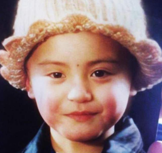 untrue|他凭一首歌爆红，但被禁止演唱十年，如今这首歌已被写入教科书