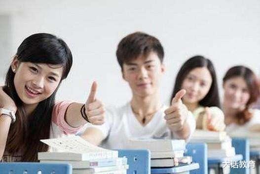 ：谁说文科不好就业？这4个专业有前途好就业，文科生高考要注意了