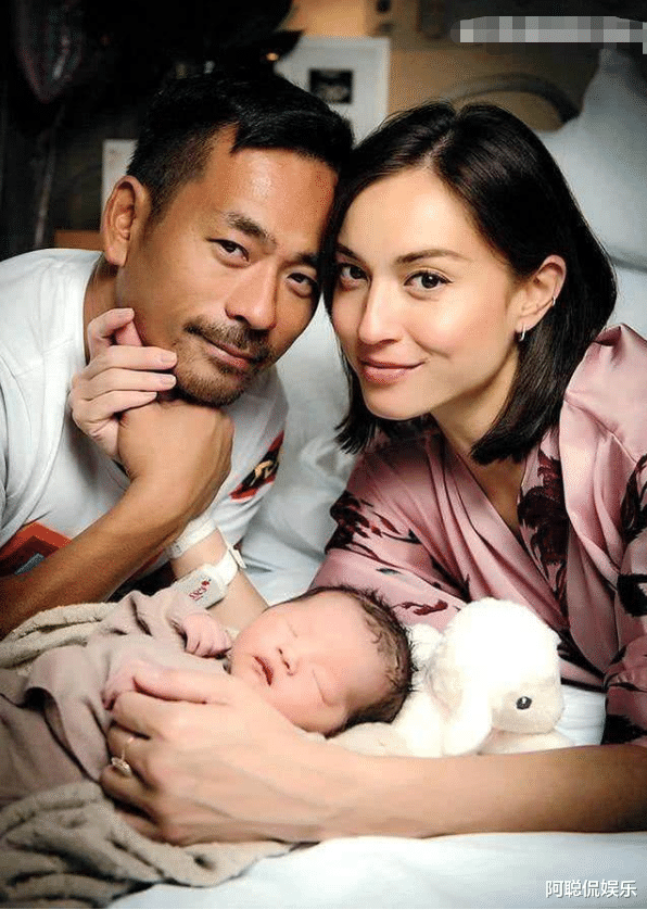 『李嘉欣』比李嘉欣还牛! 她为嫁入豪门与原配争宠, 比赛3年生3娃得3亿分手费