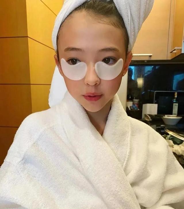 ella|11 岁开始刷酸、减肥、用 Lamer现在 05 后的生活是你理解不了的