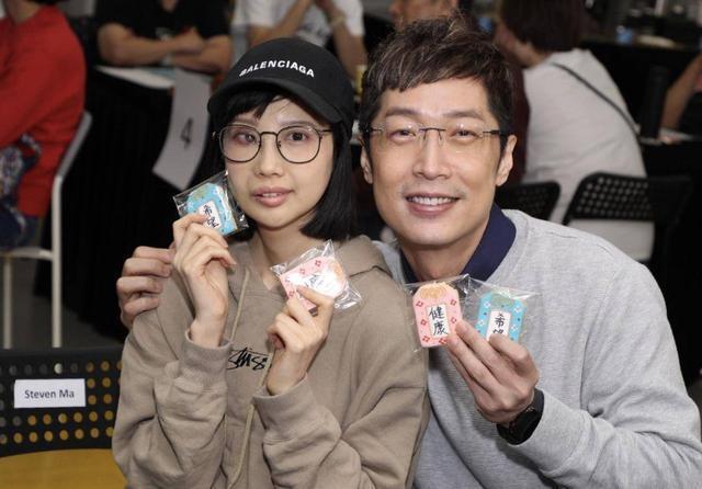 抗癌|痛心！香港女歌手抗癌8年，癌变扩散右眼失明，今弃治疗等待死亡