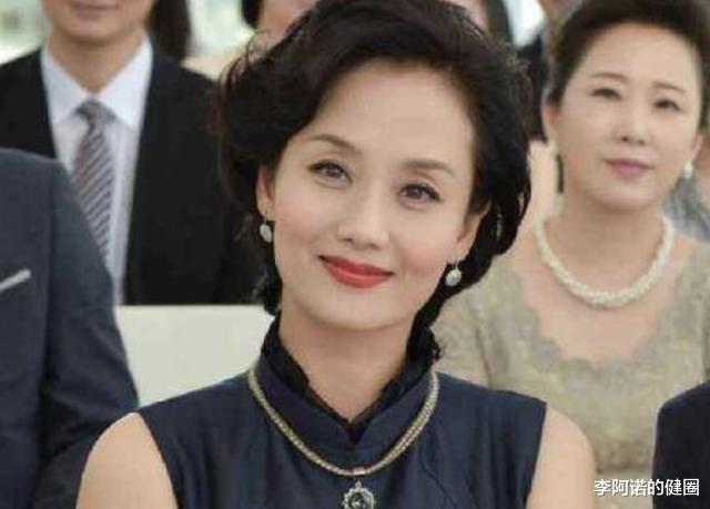 奥运冠军|“儿子”是当红明星，女儿是奥运冠军，51岁的她是真正人生赢家